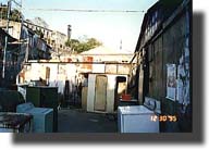 [広場]
